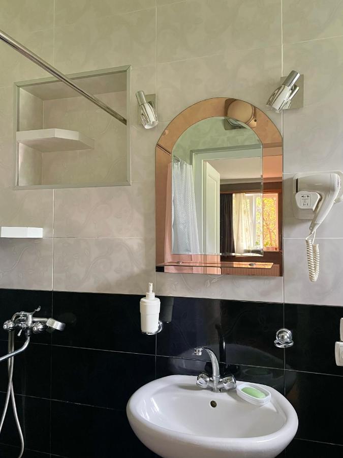 Piligrim Kazbegi Hotel Ngoại thất bức ảnh