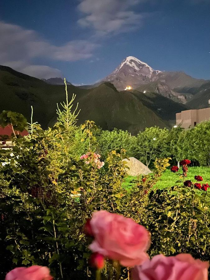 Piligrim Kazbegi Hotel Ngoại thất bức ảnh
