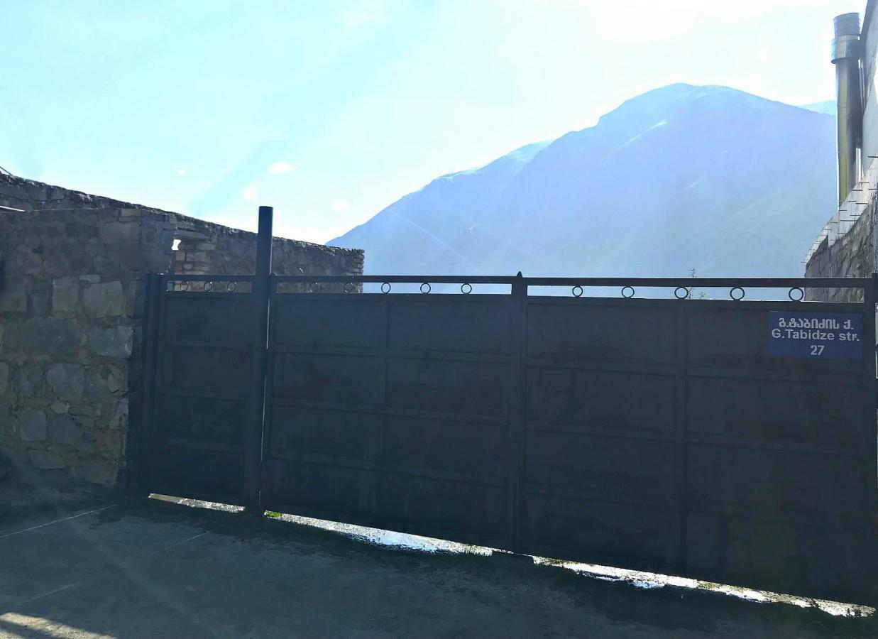 Piligrim Kazbegi Hotel Ngoại thất bức ảnh