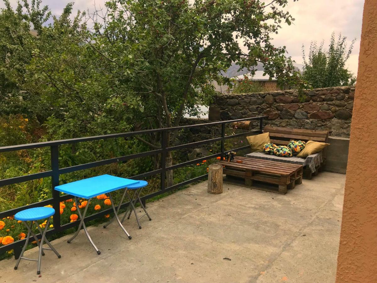 Piligrim Kazbegi Hotel Ngoại thất bức ảnh